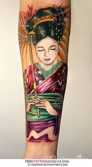 Tatuaże prezentujące gejsze to niezwykłe wizje artystów: od obrazów pokornych Azjatek po ich fantazyjne wersje. Charakteryzują się niespokojną kreską, w której nie brak nawiązań do ludzkiego życia i śmierci. 