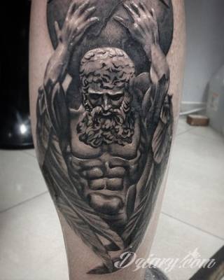 Klimatyczne tatuaże greckie wprost nawiązujące do uroków Hellady. Wzory grafik na ciele oparte są na mitologii oraz sekretnej symbolice starożytnych Aten. Zdobiąc ciało, podkreślają znaczenie historii w ludzkim życiu.