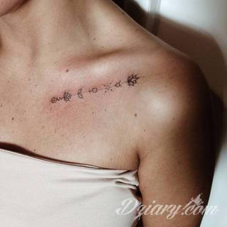 Tatuaże powracające do podstaw; handpoke to sztuka tworzenia zdobień nie maszynowo, a ręcznie. Tatuaże są lekkie, zazwyczaj niewielkie, ale zawsze nadzwyczaj oryginalne będąc swoistym nawiązaniem do korzeni skórnej grafiki. 