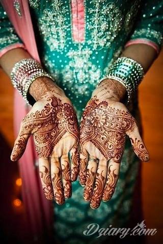 Tatuaż z henny to tymczasowa grafika, która pozostaje na skórze na ok. 2 tygodnie. Ciekawe wzory o różnorodnych formach ekspozycji na ciele mogą być wstępem do realizacji tatuażu permanentnego. 