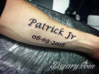 Tatuaże z imionami uważane są za jedną z najbardziej osobistych form ozdoby ciała. Imiona - opisywane kursywą czy specyficzną czcionką - przepięknie wyglądają w zestawach. Tworzone w ten sposób opisane imiona dzieci na skórze to wyjątkowa pamiątka na całe życie. 