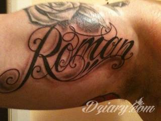 Tatuaże z imionami uważane są za jedną z najbardziej osobistych form ozdoby ciała. Imiona - opisywane kursywą czy specyficzną czcionką - przepięknie wyglądają w zestawach. Tworzone w ten sposób opisane imiona dzieci na skórze to wyjątkowa pamiątka na całe życie. 