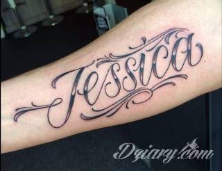 Tatuaże z imionami uważane są za jedną z najbardziej osobistych form ozdoby ciała. Imiona - opisywane kursywą czy specyficzną czcionką - przepięknie wyglądają w zestawach. Tworzone w ten sposób opisane imiona dzieci na skórze to wyjątkowa pamiątka na całe życie. 