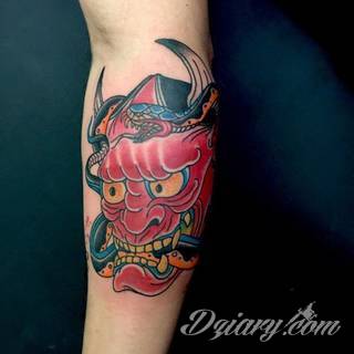 Tatuaże inspirowane Japonią oddają klimat kraju kwitnącej wiśni. Niepokoją kolorami, relaksują tonacją, pobudzają agresją płynącą wprost z niebezpiecznych oczu japońskich tygrysów. 