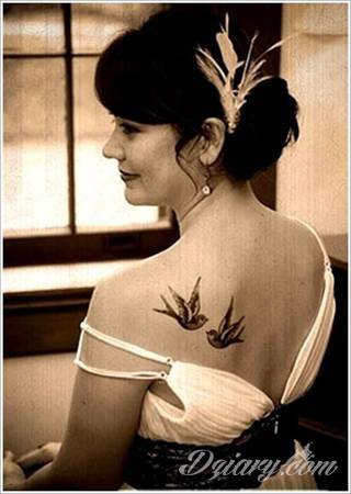 Ptak na skórze uosabia wolność i swobodę; tatuaże odwzorowujące jaskółki zachwycają lekkością i niebanalną kolorystyką. To grafiki zarówno o dużej dozie realizmu jak i będące motywami opartymi na fantazji twórców. 