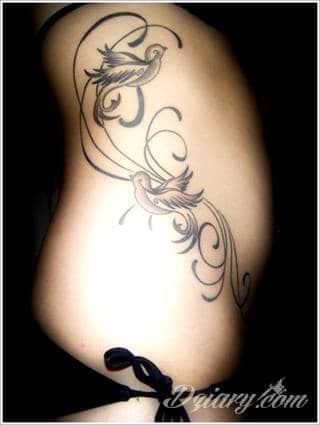 Ptak na skórze uosabia wolność i swobodę; tatuaże odwzorowujące jaskółki zachwycają lekkością i niebanalną kolorystyką. To grafiki zarówno o dużej dozie realizmu jak i będące motywami opartymi na fantazji twórców. 