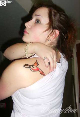 Ptak na skórze uosabia wolność i swobodę; tatuaże odwzorowujące jaskółki zachwycają lekkością i niebanalną kolorystyką. To grafiki zarówno o dużej dozie realizmu jak i będące motywami opartymi na fantazji twórców. 