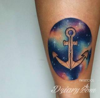 Tatuaże uosabiające wytrwałość, stałość, iście męską twardość i nieustępliwość w działaniu. Kotwica interesująco zdobi przedramiona, ale może być ciekawą grafiką np. na silnej, umięśnionej łydce. 