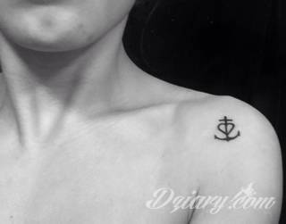 Tatuaże uosabiające wytrwałość, stałość, iście męską twardość i nieustępliwość w działaniu. Kotwica interesująco zdobi przedramiona, ale może być ciekawą grafiką np. na silnej, umięśnionej łydce. 