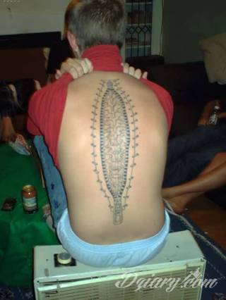 Projekty podkreślające ludzki kręgosłup; naturalne odwzorowanie kręgów jak i fantazyjne linie nawiązujące do smukłości i swoistego rdzenia naszej aktywności. 