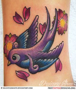 Dwa niewielkie owoce, rozbudowane drzewo zajmujące plecy a może płacząca kolorami wiśnia na łopatce? Każdy z motywów graficznych kwiatu wiśni ma swoją własną specyfikę, którą dopasować można do odbiorcy. 