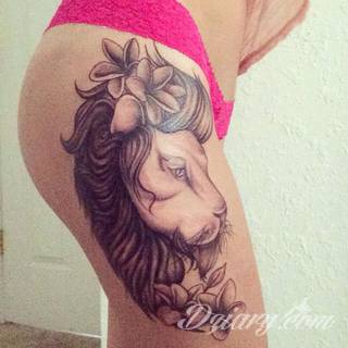 Prosta kreska, ale i skomplikowana grafika zadziwiająca ilością szczegółów - warianty tatuaży z lwem to szczególnie dużo opcji. Łączy je jedno - płynący z grafiki niepokój i dynamika ruchu. 