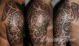 Prosta kreska, ale i skomplikowana grafika zadziwiająca ilością szczegółów - warianty tatuaży z lwem to szczególnie dużo opcji. Łączy je jedno - płynący z grafiki niepokój i dynamika ruchu. 