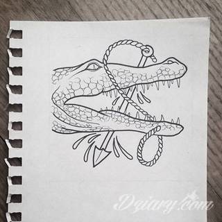 Równowaga płynąca z tatuaży o starannie zarysowanym łuku podkreśla charakter właściciela. Tego typu motywy dają możliwość podkreślenia np. elementu znajdującego się w centrum owalu tworzonego przez łuk. 