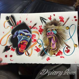 Równowaga płynąca z tatuaży o starannie zarysowanym łuku podkreśla charakter właściciela. Tego typu motywy dają możliwość podkreślenia np. elementu znajdującego się w centrum owalu tworzonego przez łuk. 