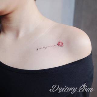 Małe tatuaże świetnie kryjące się na ciele tak, by wizualny dostęp mieli do nich nieliczni i wtajemniczeni. Niewielkie tatuaże na skórze o bogatej kolekcji formuł i zdobień zarówno dla kobiet jak i mężczyzn. 