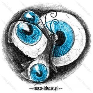 Lekkość, zwiewność, skromność - z tym kojarzą się tatuaże w kształcie motyli. Popularny kobiecy wzór, dzięki prostocie i niewielkim rozmiarom, bywa używany również w miejscach intymnych. 