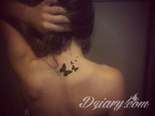 Lekkość, zwiewność, skromność - z tym kojarzą się tatuaże w kształcie motyli. Popularny kobiecy wzór, dzięki prostocie i niewielkim rozmiarom, bywa używany również w miejscach intymnych. 