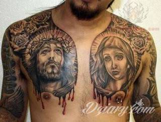 Tatuaż na klatce piersiowej od lat uchodzi za męski symbol, jednak ciekawie zaaranżowane grafiki mogą ozdobić również ciało kobiece. Tego rodzaju tatuaże na piersi z jednej strony są osobiste, ale z drugiej - mogą wyraźnie zwracać uwagę przy odpowiednim wyeksponowaniu.