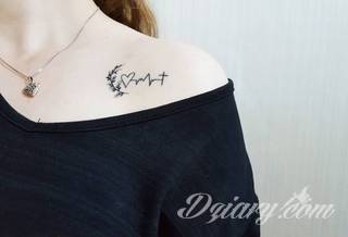 Obojczyk stanowi niezwykle intrygujące miejsce na niebanalny tatuaż. Jego konstrukcja daje ciekawy szkielet do smukłej formy, a ulokowanie na ciele - nieograniczone możliwości kreacji graficznej. 