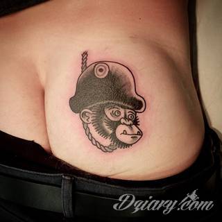 Pobudzające wyobraźnię tatuaże na pośladkach mają wymiar nie tylko erotyczny. Podkreślają kobiecość, uwypuklają męskość - tu granicą jest wyłącznie wyobraźnia i odwaga w kreowaniu obrazu na ciele. 