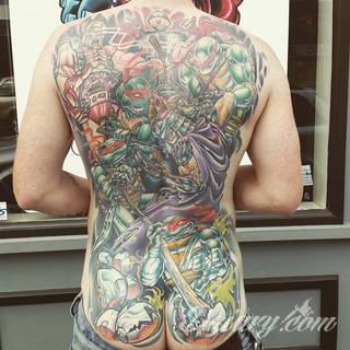 Pobudzające wyobraźnię tatuaże na pośladkach mają wymiar nie tylko erotyczny. Podkreślają kobiecość, uwypuklają męskość - tu granicą jest wyłącznie wyobraźnia i odwaga w kreowaniu obrazu na ciele. 