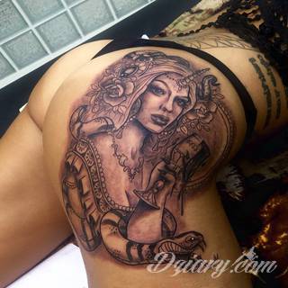 Pobudzające wyobraźnię tatuaże na pośladkach mają wymiar nie tylko erotyczny. Podkreślają kobiecość, uwypuklają męskość - tu granicą jest wyłącznie wyobraźnia i odwaga w kreowaniu obrazu na ciele. 