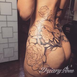 Pobudzające wyobraźnię tatuaże na pośladkach mają wymiar nie tylko erotyczny. Podkreślają kobiecość, uwypuklają męskość - tu granicą jest wyłącznie wyobraźnia i odwaga w kreowaniu obrazu na ciele. 