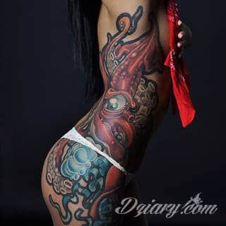 Pobudzające wyobraźnię tatuaże na pośladkach mają wymiar nie tylko erotyczny. Podkreślają kobiecość, uwypuklają męskość - tu granicą jest wyłącznie wyobraźnia i odwaga w kreowaniu obrazu na ciele. 