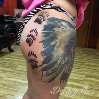 Pobudzające wyobraźnię tatuaże na pośladkach mają wymiar nie tylko erotyczny. Podkreślają kobiecość, uwypuklają męskość - tu granicą jest wyłącznie wyobraźnia i odwaga w kreowaniu obrazu na ciele. 