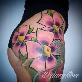 Pobudzające wyobraźnię tatuaże na pośladkach mają wymiar nie tylko erotyczny. Podkreślają kobiecość, uwypuklają męskość - tu granicą jest wyłącznie wyobraźnia i odwaga w kreowaniu obrazu na ciele. 