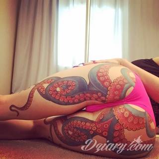 Pobudzające wyobraźnię tatuaże na pośladkach mają wymiar nie tylko erotyczny. Podkreślają kobiecość, uwypuklają męskość - tu granicą jest wyłącznie wyobraźnia i odwaga w kreowaniu obrazu na ciele. 