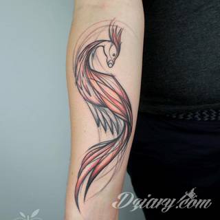 Tatuaże na przedramieniu czy na ramieniu i barku to swobodne wariacje: motywy geograficzne, twarze, wzory lub teksty - grafiki na ramionach dają wyjątkowy wybór motywów i rozwiązań. 