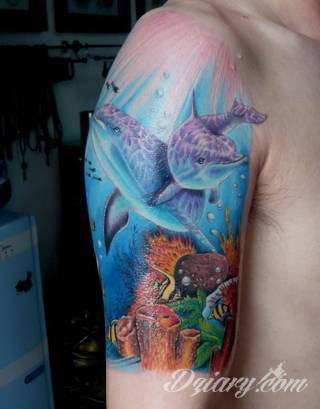 Tatuaże na przedramieniu czy na ramieniu i barku to swobodne wariacje: motywy geograficzne, twarze, wzory lub teksty - grafiki na ramionach dają wyjątkowy wybór motywów i rozwiązań. 