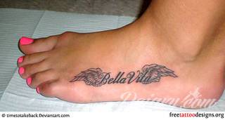 Czasami zmysłowe, zazwyczaj dyskretne, zawsze - zwracające uwagę. Tatuaże na stopie to coś więcej niż obraz. Noga czy stopa, poprzez swój kształt, daje duże możliwości na tatuaż adaptacyjny - dostosowany do konkretnego odbiorcy. 