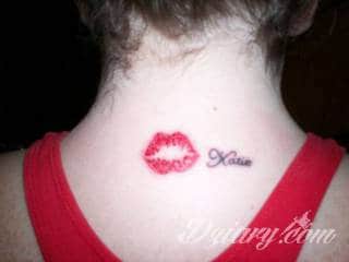 Tatuaż na szyi lub na karku jest głównie domeną mężczyzn, ale odpowiednia aranżacja daje również sporo opcji kobietom. To zwykle mocne, wyraziste grafiki o fantazyjnych kształtach inspirowanych wyobraźnią. 