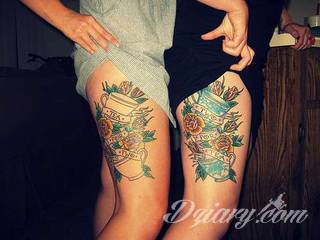 Kobiece tatuaże na udzie tworzą swoistą grę zmysłów z odbiorcą. Kuszą, intrygują, podniecają - stanowią niezwykły element zdobiący intymny fragment ciała odważnych dziewcząt i kobiet. 