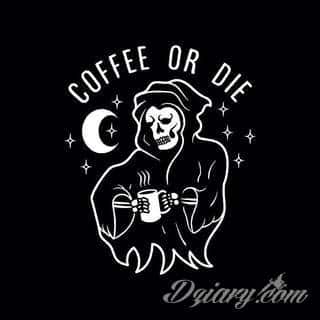 Cytaty oraz własne słowa przypominające o tym co ważne; tatuaże w formie napisów dają ogromne możliwości zastosowania - od łopatek po litery na wnętrzu ramienia. Modele o szczególnej uniwersalności dzięki różnym czcionkom. 