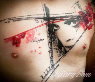 Tatuaże z okiem w centrum to wyjątkowo szeroka gama grafik - zarówno pod kątem kształtów jak i kolorystyki. Oko na skórze może być różne: tajemnicze, groźne, półprzymknięte lub rozwarte niczym w szoku. 