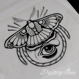 Tatuaże z okiem w centrum to wyjątkowo szeroka gama grafik - zarówno pod kątem kształtów jak i kolorystyki. Oko na skórze może być różne: tajemnicze, groźne, półprzymknięte lub rozwarte niczym w szoku. 