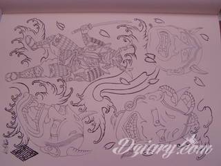 Oryginalne tatuaże orientalne zwracają uwagę drobiazgowością wykonania. Szerokie możliwości zastosowania pozwalają na ich wyeksponowanie w dowolnym miejscu ciała. Orientalny klimat powstaje w ten sposób zarówno na kostkach jak i np. pod biustem. 