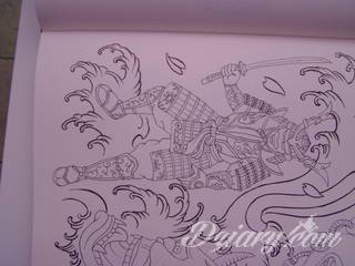 Oryginalne tatuaże orientalne zwracają uwagę drobiazgowością wykonania. Szerokie możliwości zastosowania pozwalają na ich wyeksponowanie w dowolnym miejscu ciała. Orientalny klimat powstaje w ten sposób zarówno na kostkach jak i np. pod biustem. 