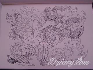 Oryginalne tatuaże orientalne zwracają uwagę drobiazgowością wykonania. Szerokie możliwości zastosowania pozwalają na ich wyeksponowanie w dowolnym miejscu ciała. Orientalny klimat powstaje w ten sposób zarówno na kostkach jak i np. pod biustem. 