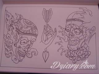 Oryginalne tatuaże orientalne zwracają uwagę drobiazgowością wykonania. Szerokie możliwości zastosowania pozwalają na ich wyeksponowanie w dowolnym miejscu ciała. Orientalny klimat powstaje w ten sposób zarówno na kostkach jak i np. pod biustem. 