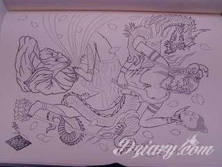 Oryginalne tatuaże orientalne zwracają uwagę drobiazgowością wykonania. Szerokie możliwości zastosowania pozwalają na ich wyeksponowanie w dowolnym miejscu ciała. Orientalny klimat powstaje w ten sposób zarówno na kostkach jak i np. pod biustem. 