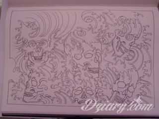 Oryginalne tatuaże orientalne zwracają uwagę drobiazgowością wykonania. Szerokie możliwości zastosowania pozwalają na ich wyeksponowanie w dowolnym miejscu ciała. Orientalny klimat powstaje w ten sposób zarówno na kostkach jak i np. pod biustem. 