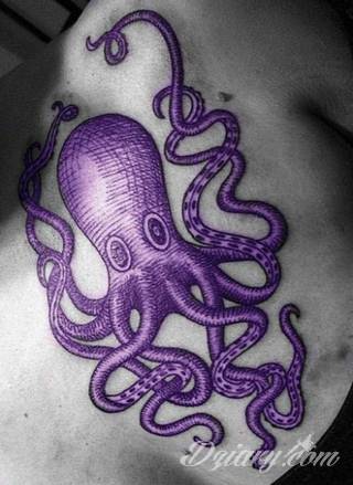 Tatuaż nie tylko dla miłośników morza i marynistyki. Ośmiornice na tatuażach przyjmują nadzwyczaj fantazyjne kształty, które zaskakują różnorodnością, a swoimi mackami ciekawie oplatają poszczególne fragmenty ludzkiego ciała. 