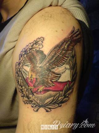 Modne tatuaże patriotyczne nawiązujące do chlubnej historii, wydarzeń z przeszłości czy podkreślające siłę i potencjał Polski. Nowoczesna forma podkreślenia swojego niesłabnącego patriotyzmu - coraz lepiej dostosowana formatami do obu płci. 