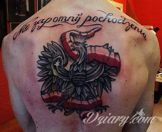 Modne tatuaże patriotyczne nawiązujące do chlubnej historii, wydarzeń z przeszłości czy podkreślające siłę i potencjał Polski. Nowoczesna forma podkreślenia swojego niesłabnącego patriotyzmu - coraz lepiej dostosowana formatami do obu płci. 