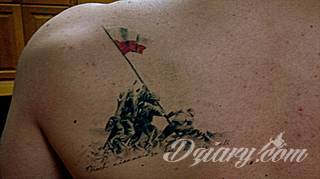 Modne tatuaże patriotyczne nawiązujące do chlubnej historii, wydarzeń z przeszłości czy podkreślające siłę i potencjał Polski. Nowoczesna forma podkreślenia swojego niesłabnącego patriotyzmu - coraz lepiej dostosowana formatami do obu płci. 